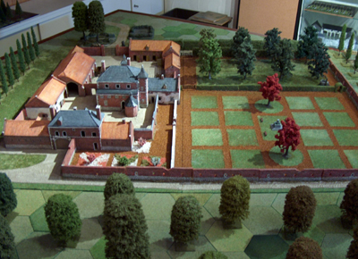 Chateau d'Hougoumont in 28mm by Tony Won