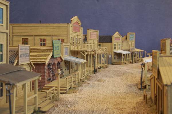 Gazing down the thoroughfare of "Joe Town"... Gazing down the thoroughfare of "Joe Town"...