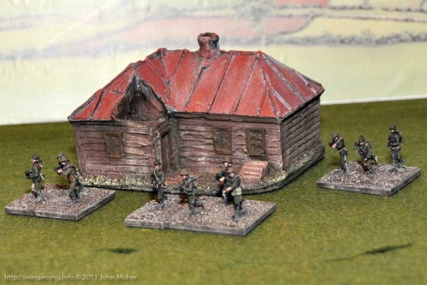 LM11 - A medium sized Russian House, this is the Front View.