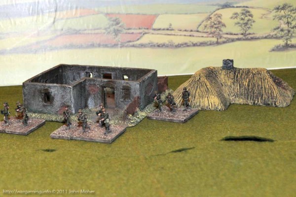 LM36 medium sized Russian Cottage - Roof Removed