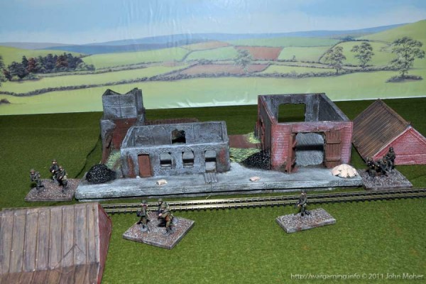 LM49 Russian & Eastern European rural Railway Station - Roofs Removed