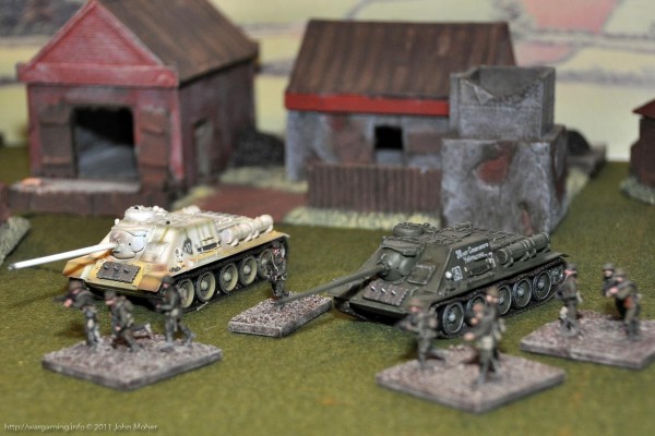Dragon Armor SU-100 Dragon Armor SU-100 with "Tank Rider" escort.