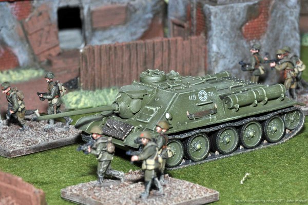 Dragon Armor SU-85M Dragon Armor SU-85M - 60091 - An unidentified unit on the Eastern Front in 1945.