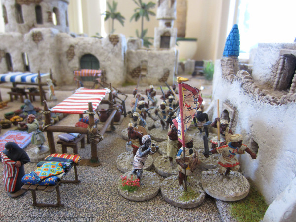 Ja'alin Red Flags' Darrága & Harrába move off from the Bazaar...