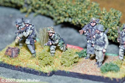 Platoon 3, PzGr Kompanie 1, moving into the sunken road. Platoon 3, PzGr Kompanie 1, moving into the sunken road.